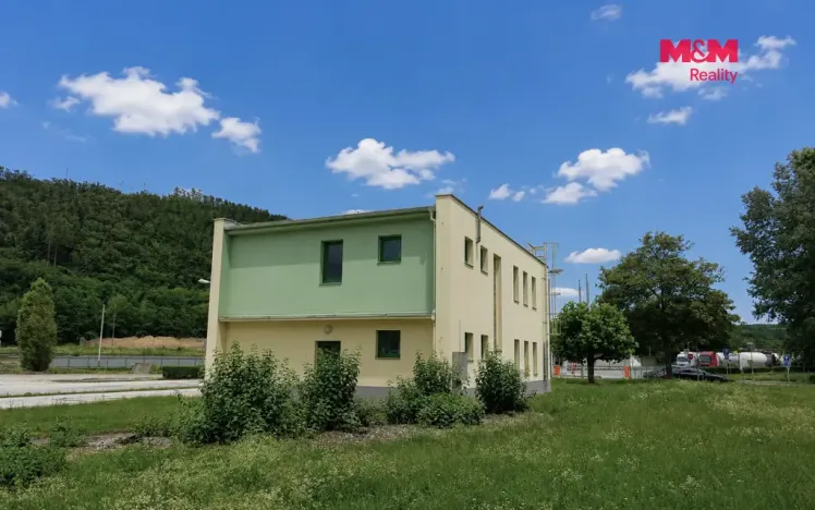 Pronájem kanceláře, Králův Dvůr, V Lukách, 200 m2