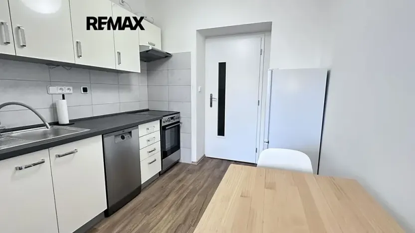 Pronájem bytu 1+kk, Praha - Strašnice, V olšinách, 38 m2