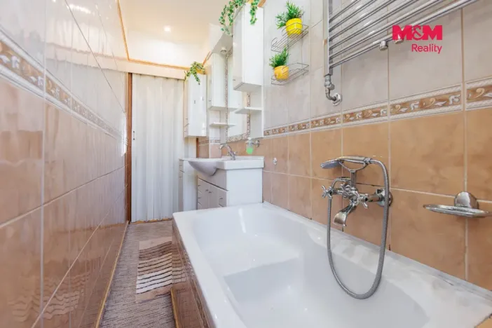 Prodej bytu 3+1, Karlovy Vary, Moskevská, 72 m2