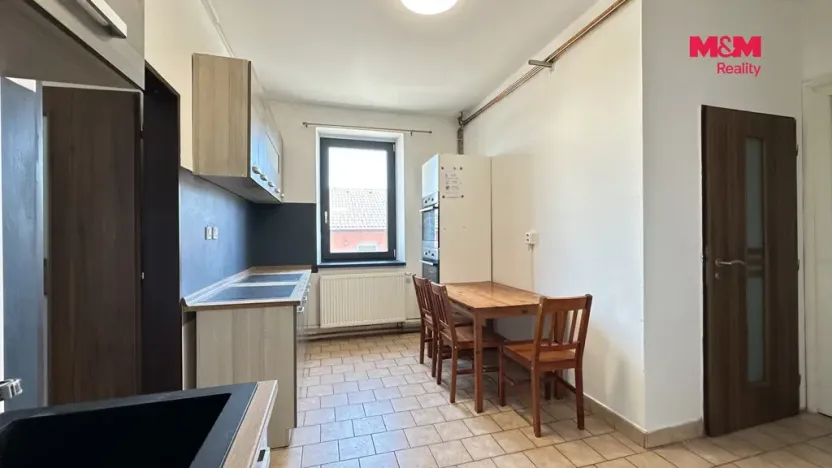 Pronájem činžovního domu, Bradlec, K Oboře, 280 m2