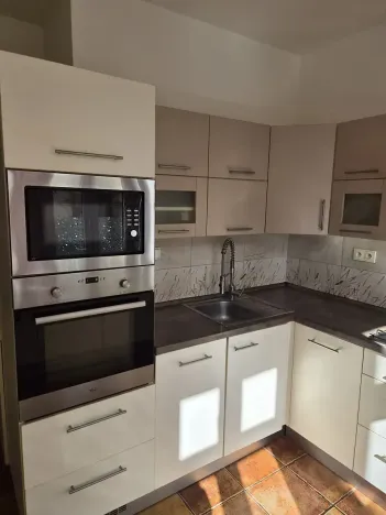Pronájem bytu 4+1, Praha - Bubeneč, Charlese de Gaulla, 108 m2