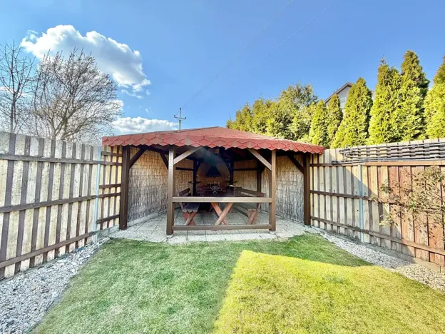 Pronájem rodinného domu, Moravany, 188 m2