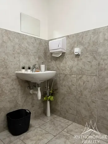 Pronájem obchodního prostoru, Čáslav, Formíkova, 20 m2