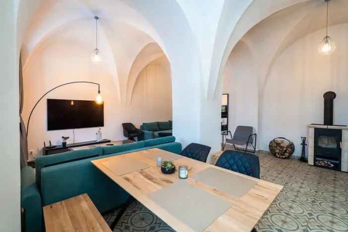 Prodej bytu 2+kk, Jáchymov, náměstí Republiky, 70 m2