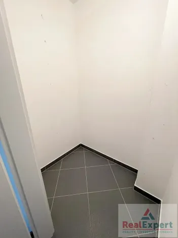 Pronájem bytu 2+kk, Praha - Dolní Měcholupy, Kardausova, 56 m2