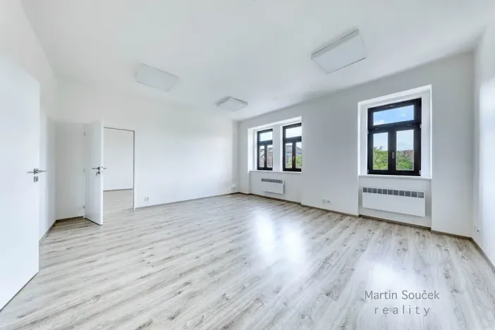 Pronájem kanceláře, Praha - Holešovice, U Výstaviště, 60 m2