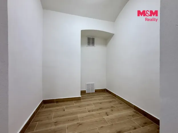 Pronájem bytu 2+1, Hobšovice - Skůry, 87 m2
