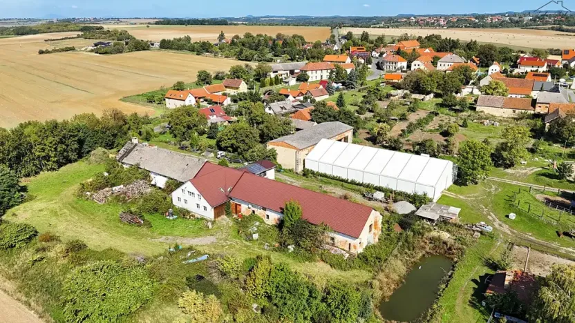 Prodej obchodního prostoru, Střemy, 1200 m2