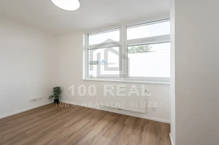Pronájem bytu 1+kk, Pardubice, třída Míru, 30 m2