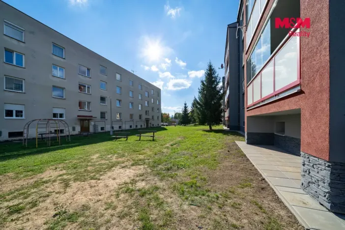 Prodej bytu 3+1, Domažlice, Ladova, 76 m2