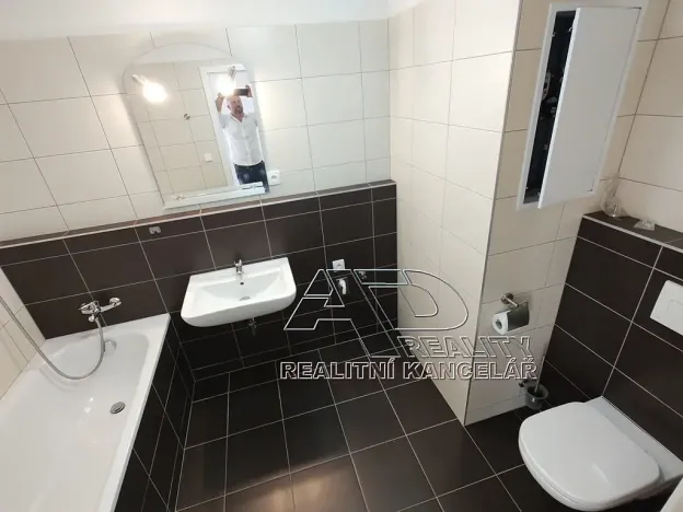 Pronájem bytu 2+kk, České Budějovice, Husova tř., 47 m2