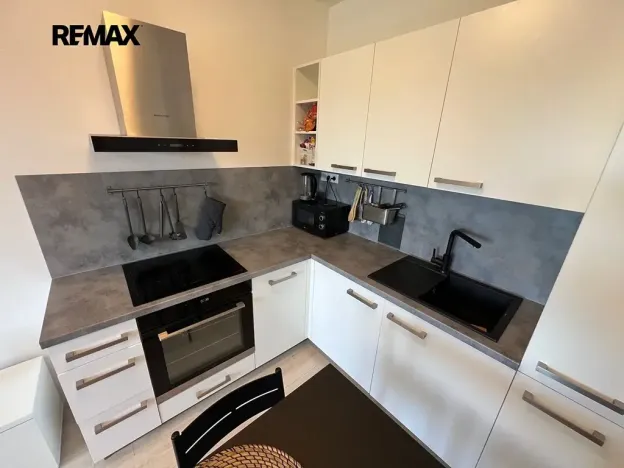 Pronájem bytu 1+kk, Beroun, Vinařská, 33 m2