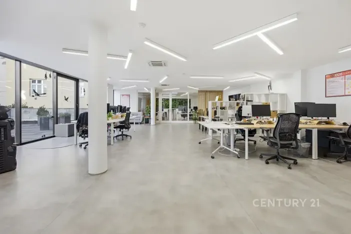 Prodej kanceláře, Praha - Smíchov, Na Zatlance, 232 m2