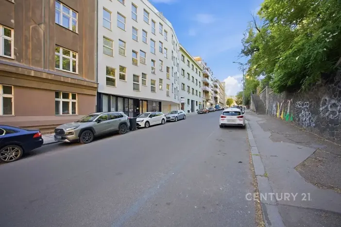 Prodej kanceláře, Praha - Smíchov, Na Zatlance, 232 m2