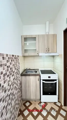 Pronájem bytu 1+kk, Hradec Králové - Plotiště nad Labem, 14 m2