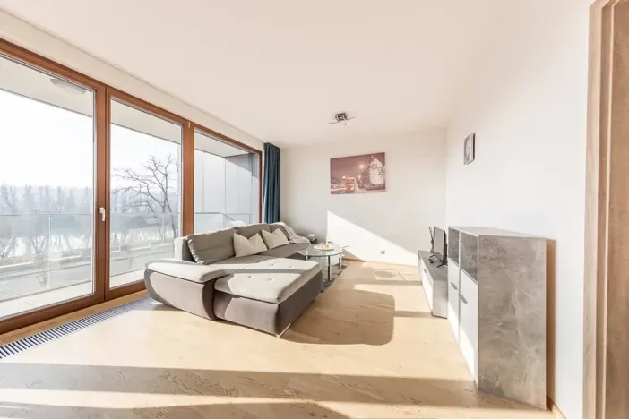 Pronájem bytu 2+kk, Praha - Holešovice, V háji, 55 m2