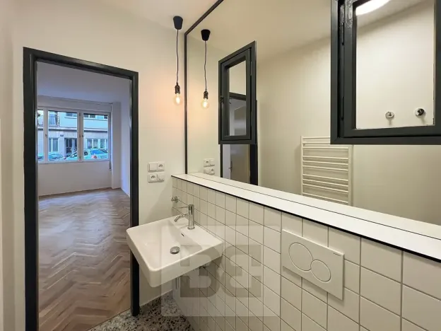 Pronájem bytu 1+kk, Praha - Holešovice, Vinařská, 32 m2