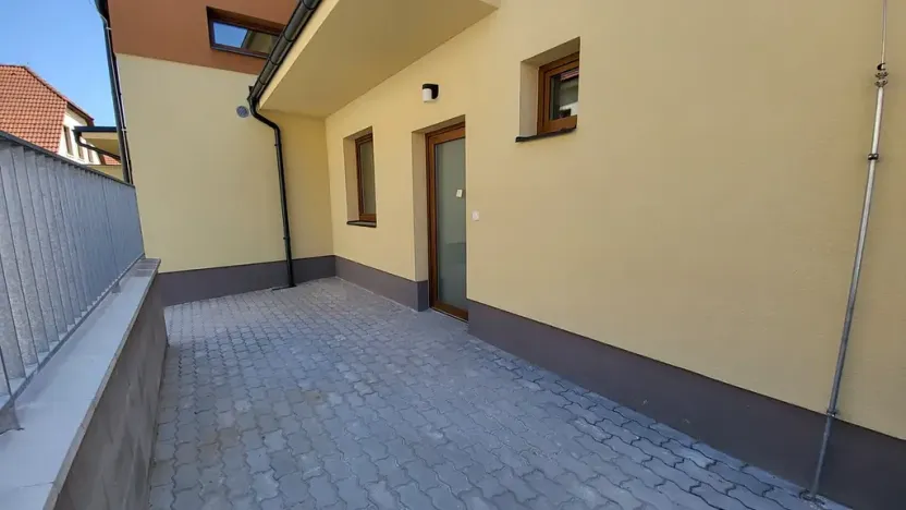 Pronájem bytu 2+kk, Praha - Cholupice, Podchýšská, 45 m2