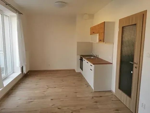 Pronájem bytu 1+kk, Kladno, Jaroslava Holečka, 35 m2