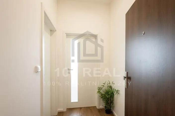 Pronájem bytu 1+kk, Pardubice, třída Míru, 27 m2
