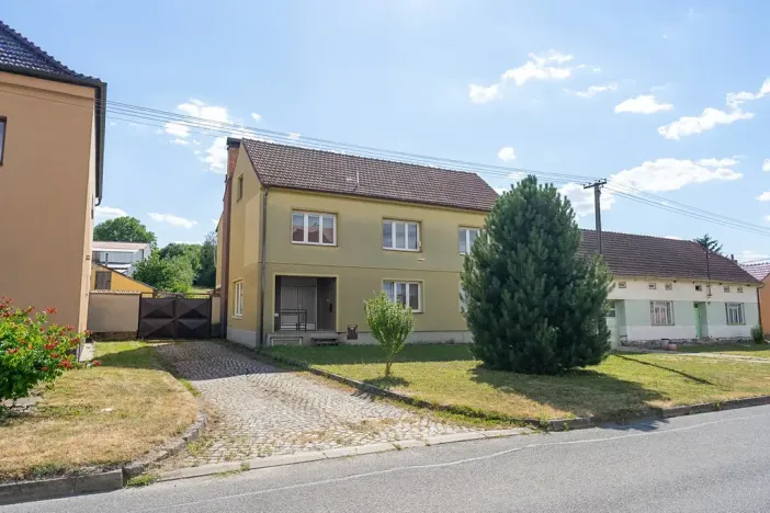 Prodej rodinného domu, Rašovice, 272 m2