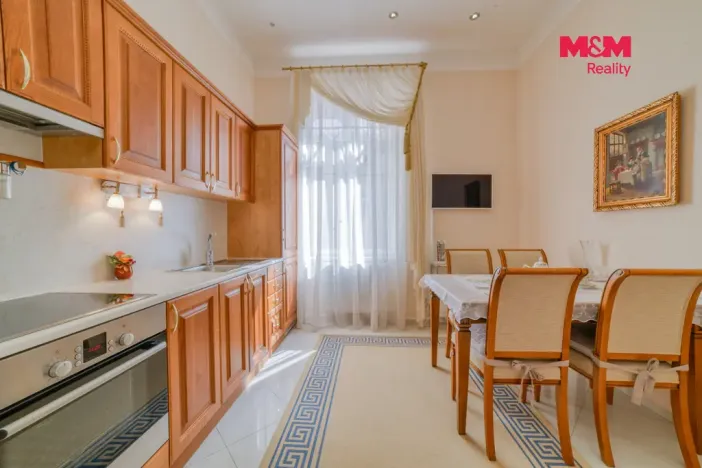 Prodej bytu 3+1, Mariánské Lázně - Úšovice, Anglická, 95 m2