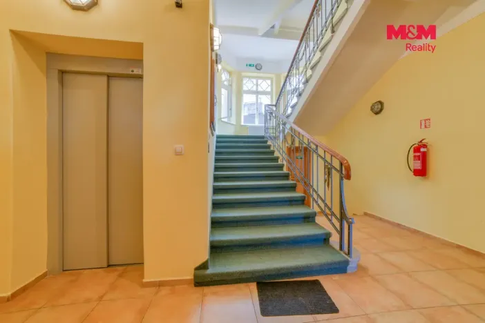 Prodej bytu 2+1, Mariánské Lázně - Úšovice, Anglická, 95 m2