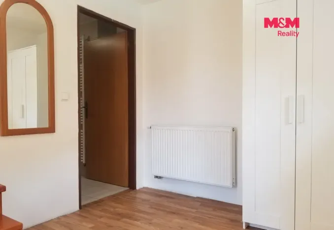 Pronájem atypického bytu, Droužkovice, Rudé armády, 62 m2
