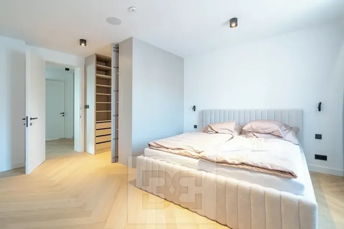 Pronájem bytu 4+kk, Praha - Karlín, Sokolovská, 183 m2