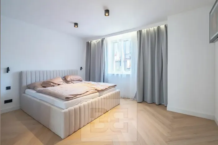 Pronájem bytu 4+kk, Praha - Karlín, Sokolovská, 183 m2