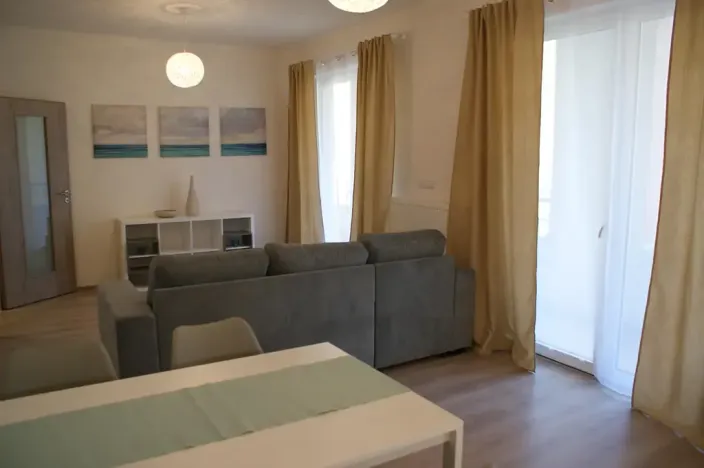 Pronájem bytu 2+kk, Praha - Vršovice, Petrohradská, 60 m2