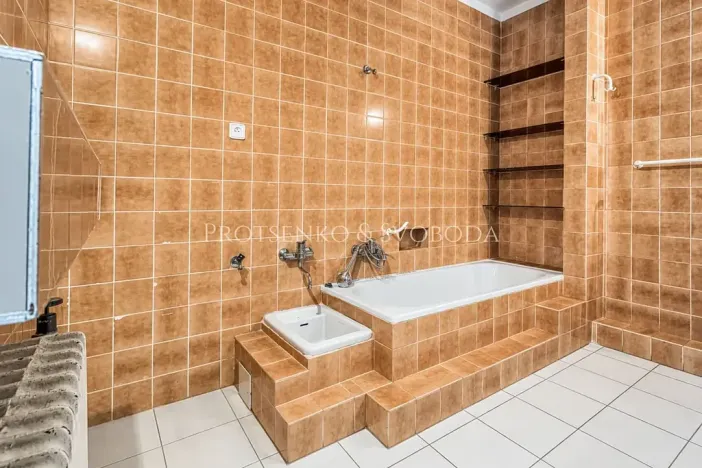 Prodej vily, Křižanov, Benešovo náměstí, 530 m2