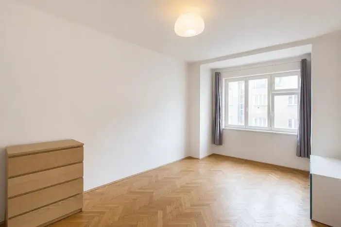 Pronájem bytu 2+kk, Praha - Karlín, Křižíkova, 48 m2