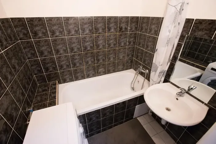 Pronájem bytu 2+kk, Praha - Karlín, Křižíkova, 48 m2
