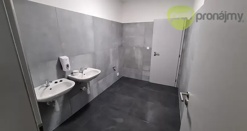 Pronájem skladu, Zlín, Šedesátá, 3000 m2