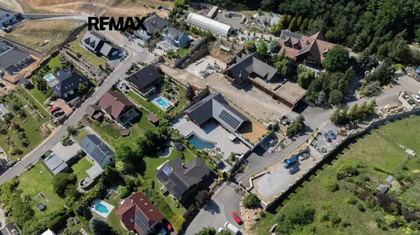 Prodej vily, Králův Dvůr, Pod Lesem, 296 m2