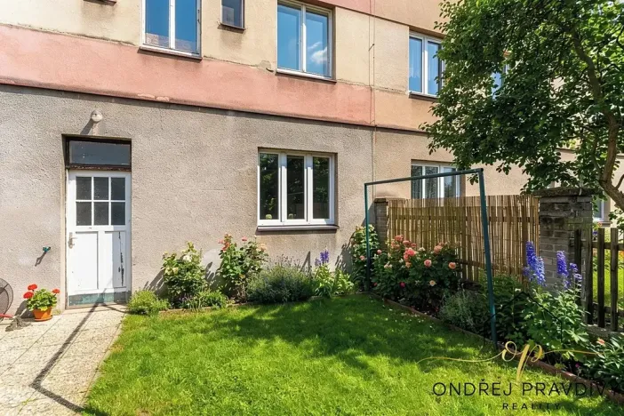 Prodej bytu 2+kk, Praha - Hloubětín, V chaloupkách, 58 m2