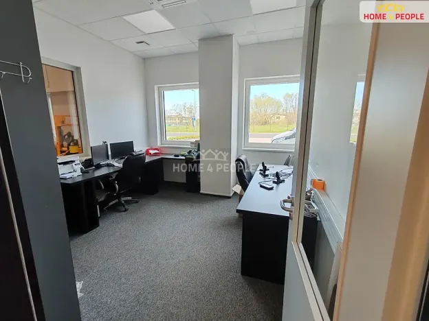 Pronájem skladu, Ostrov, 4400 m2