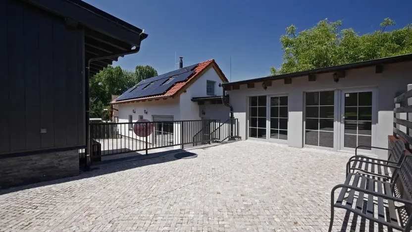 Prodej obchodního prostoru, Říčany - Jažlovice, Jažlovická, 249 m2