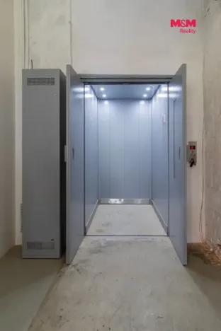Pronájem výrobních prostor, Karviná, 1500 m2