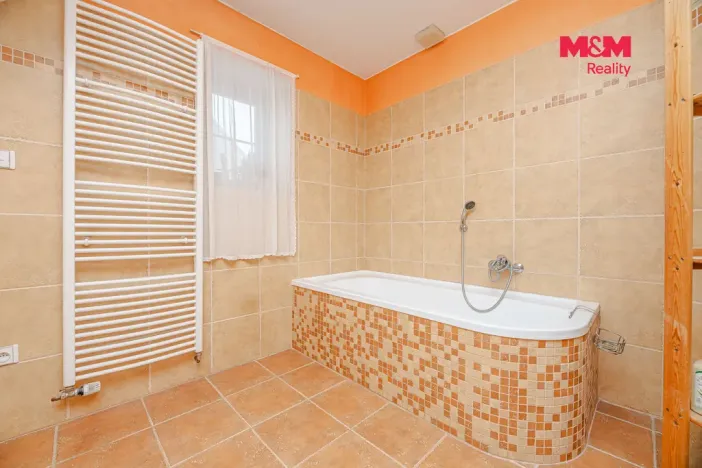 Prodej rodinného domu, Deštné v Orlických horách, 400 m2