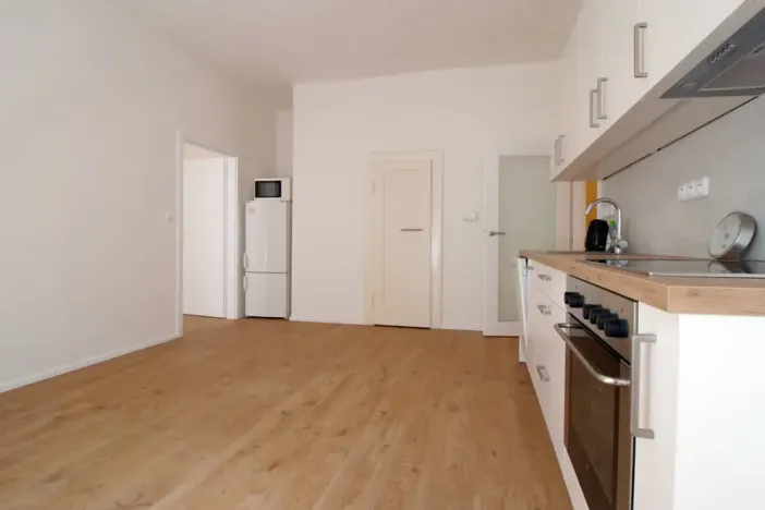 Pronájem bytu 2+kk, Praha - Žižkov, Biskupcova, 44 m2