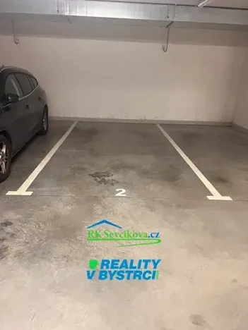 Pronájem garážového stání, Brno, Sentická, 12 m2