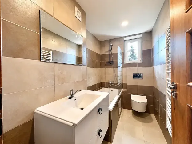 Pronájem bytu 4+kk, Karlovy Vary, Vodárenská, 66 m2