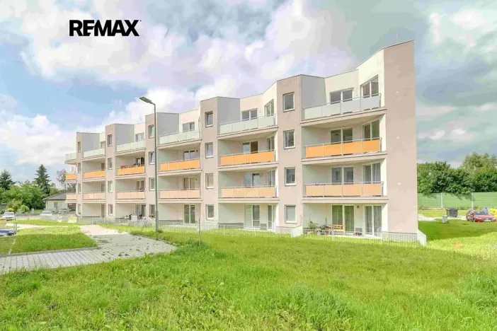 Pronájem bytu 2+kk, Velký Osek, U hřiště, 60 m2