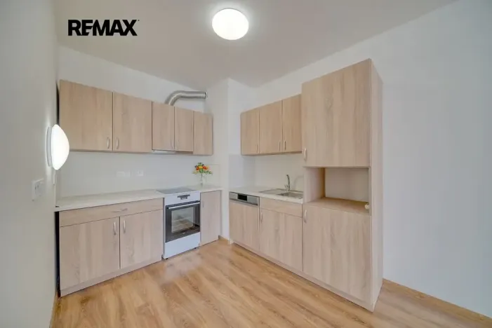Pronájem bytu 2+kk, Velký Osek, U hřiště, 60 m2