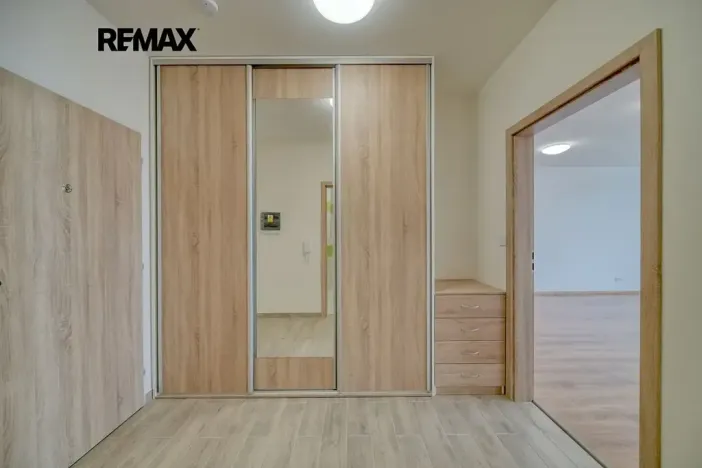 Pronájem bytu 2+kk, Velký Osek, U hřiště, 60 m2