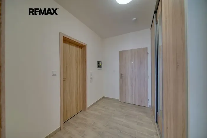 Pronájem bytu 2+kk, Velký Osek, U hřiště, 60 m2