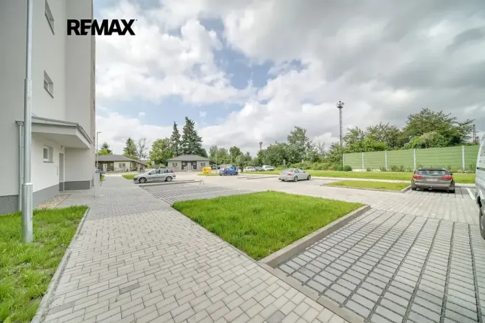 Pronájem bytu 2+kk, Velký Osek, U hřiště, 60 m2