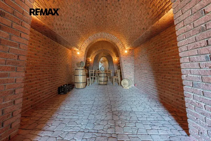 Prodej vily, Králův Dvůr, Pod Lesem, 708 m2